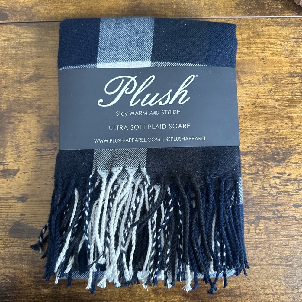 Plush Ultra Soft Plaid Scarf - Black and White